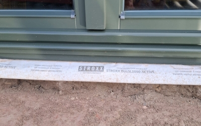 Komaxitování rámové a křídlové okapnice